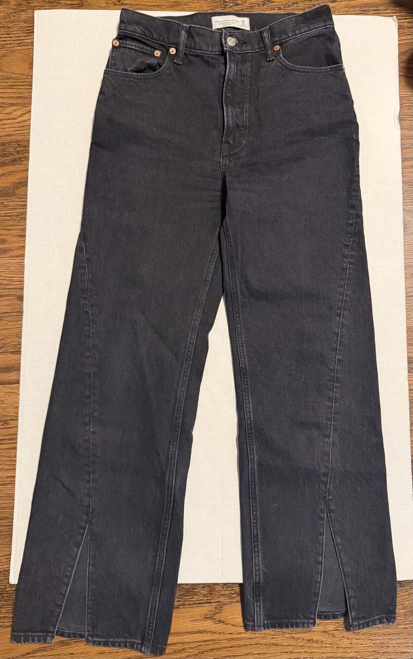 Abercrombie & Fitch The 90s Relaxed Jean High Rise Split Hem Black Jeans Size 27